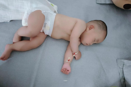 福州宝宝发烧可以喝牛奶吗